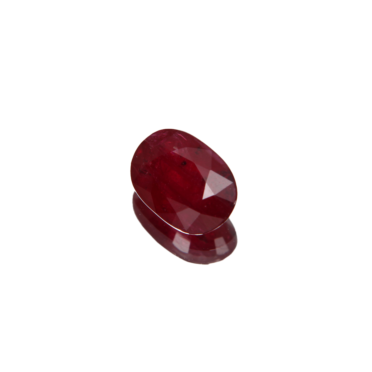 unbehandelter Taubenblutroter Rubin 1.05ct ansicht von rechts