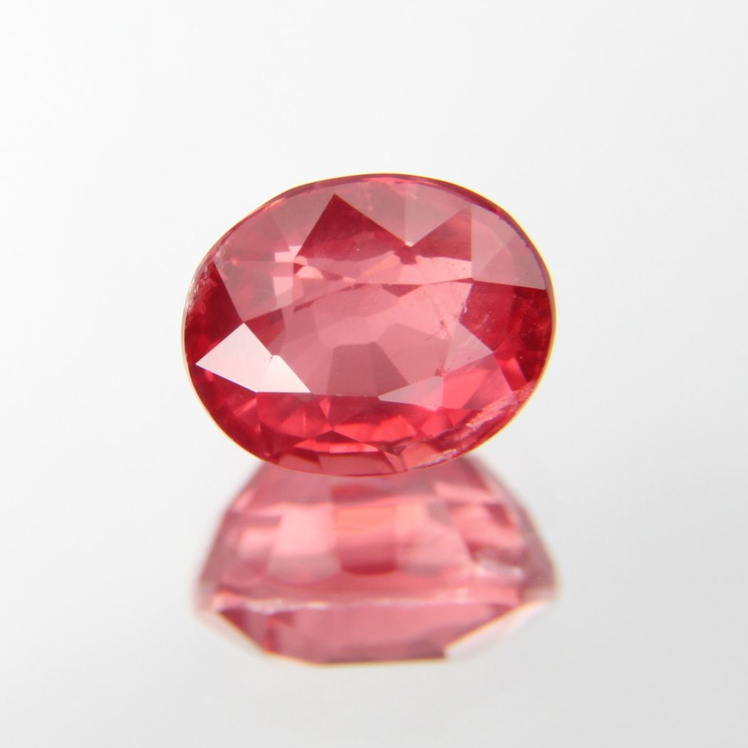 rötlich-Oranger Spinell 1.12 ct