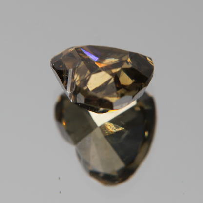 fancy vivid olive Diamant 3.02ct
