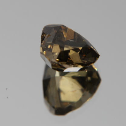 fancy vivid olive Diamant 3.02ct