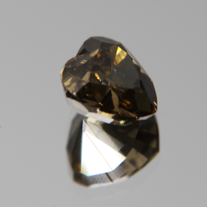 fancy vivid olive Diamant 3.02ct