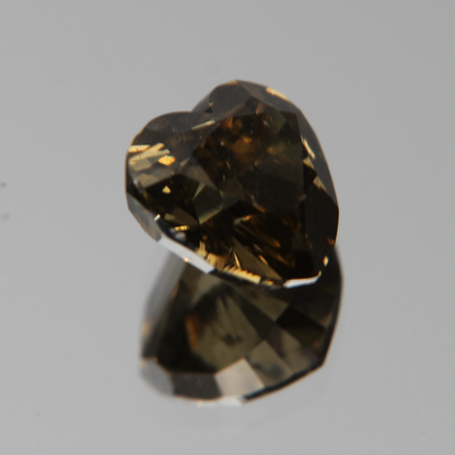 fancy vivid olive Diamant 3.02ct