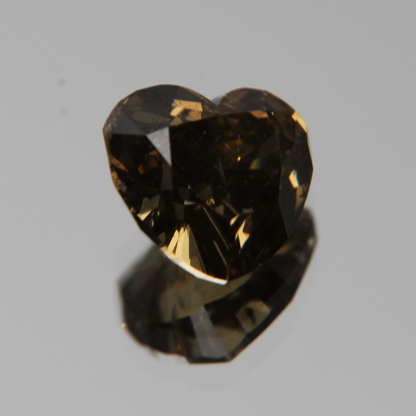 fancy vivid olive Diamant 3.02ct