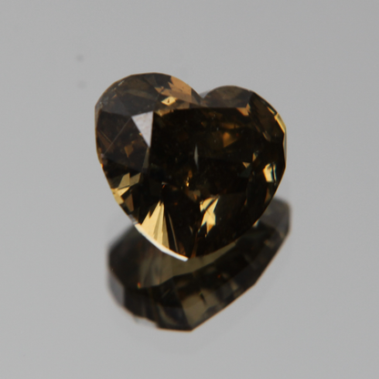 fancy vivid olive Diamant 3.02ct