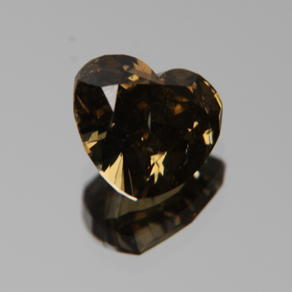fancy vivid olive Diamant 3.02ct