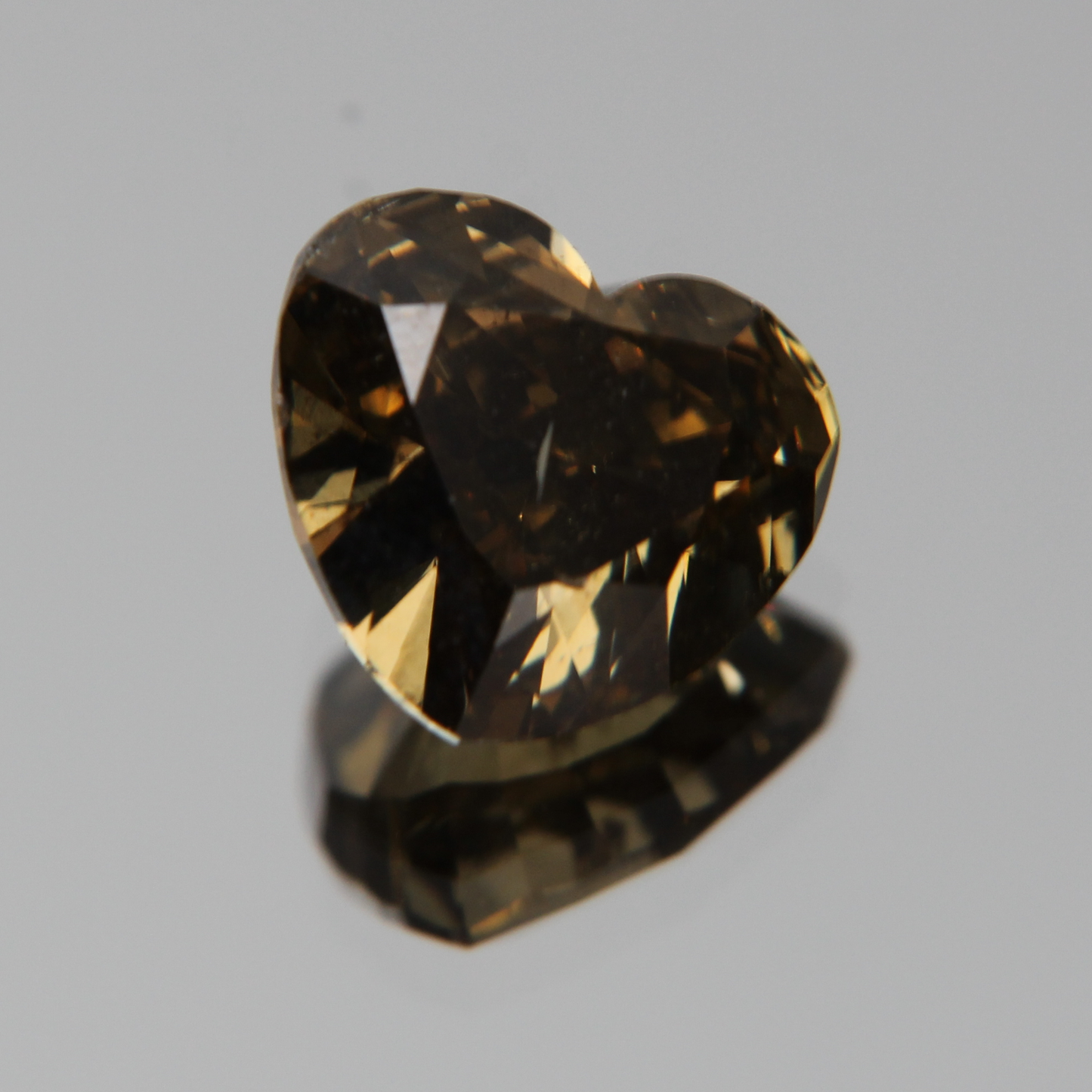 fancy vivid olive Diamant 3.02ct