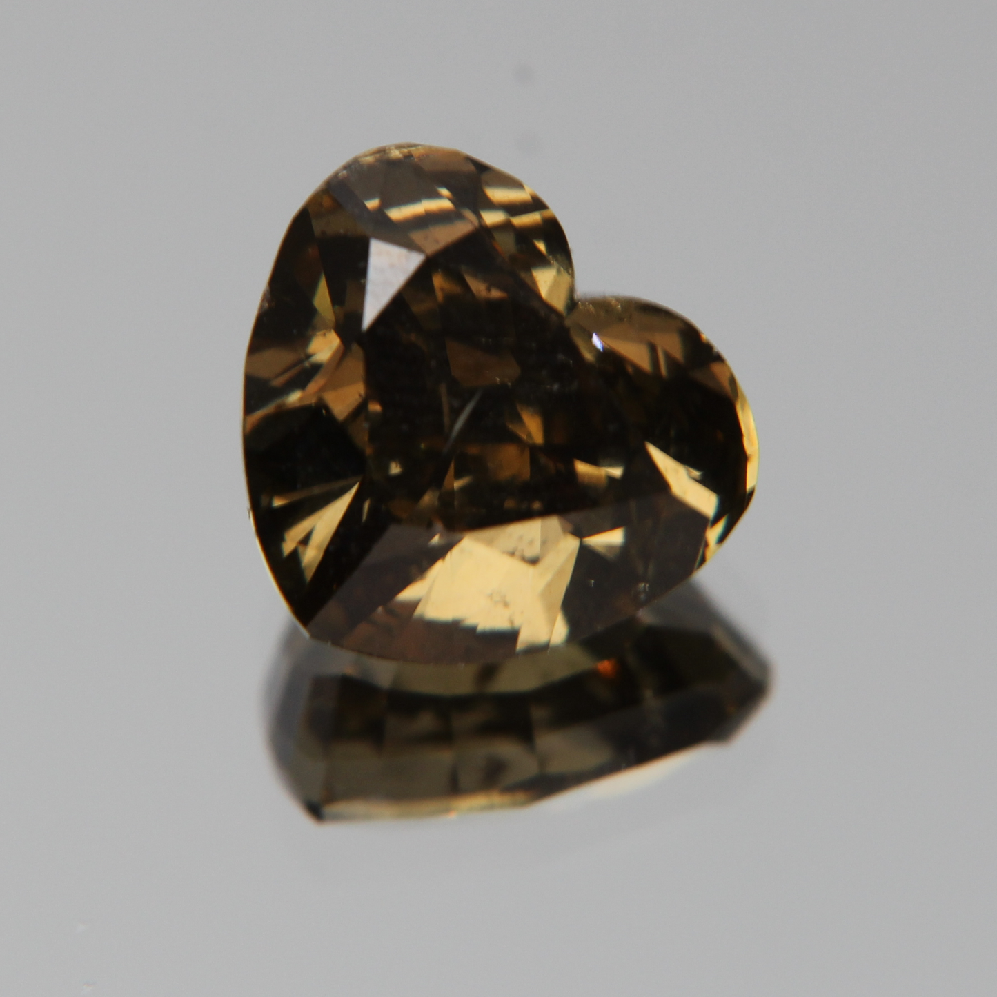 fancy vivid olive Diamant 3.02ct
