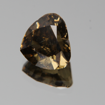 fancy vivid olive Diamant 3.02ct