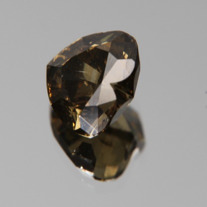 fancy vivid olive Diamant 3.02ct