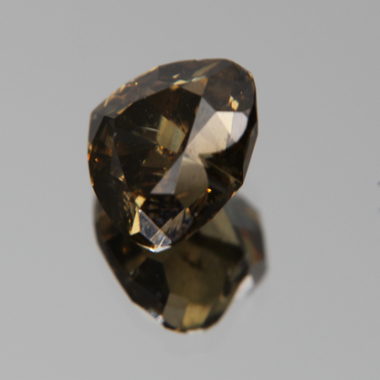 fancy vivid olive Diamant 3.02ct