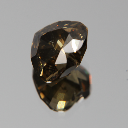 fancy vivid olive Diamant 3.02ct