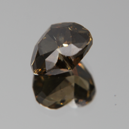 fancy vivid olive Diamant 3.02ct
