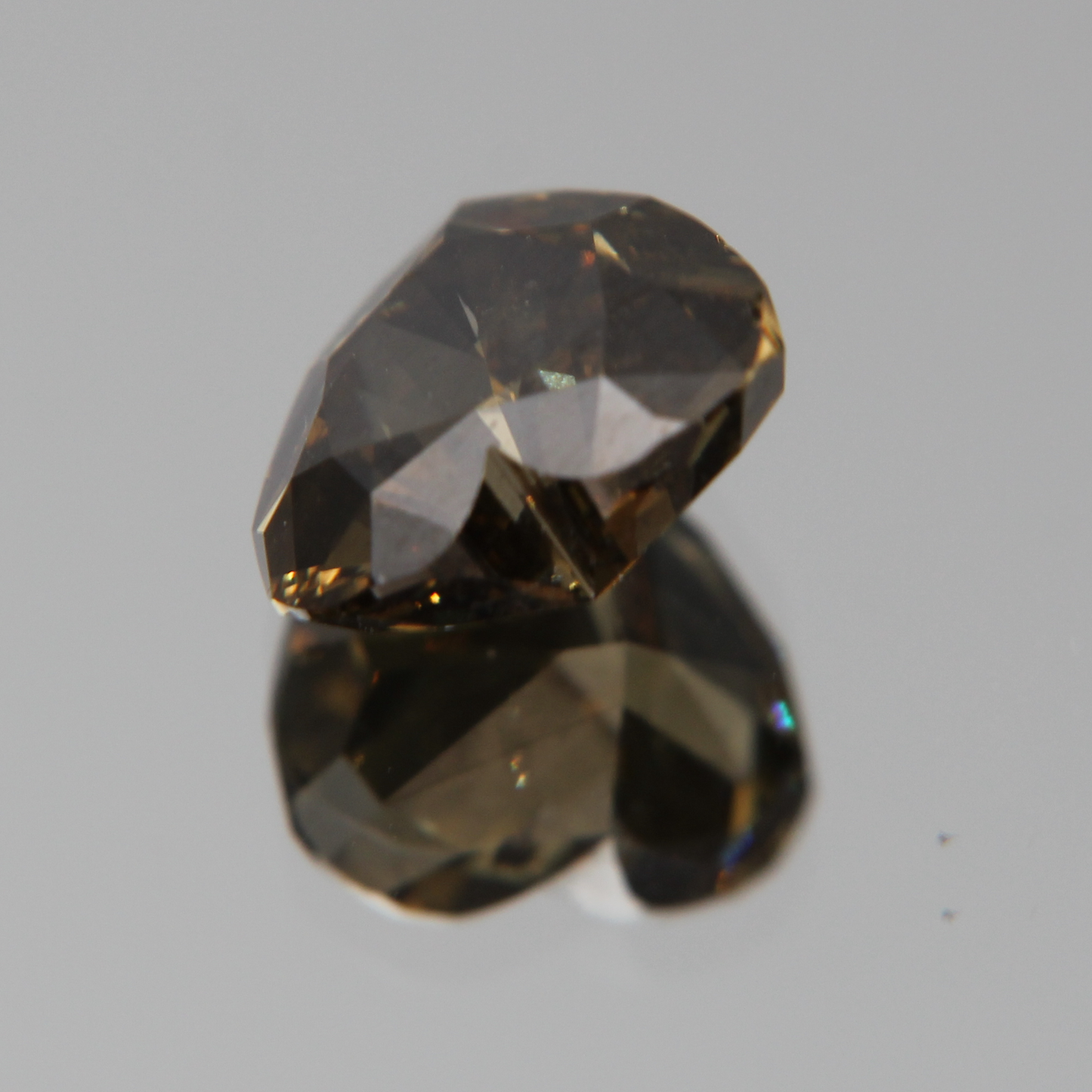 fancy vivid olive Diamant 3.02ct