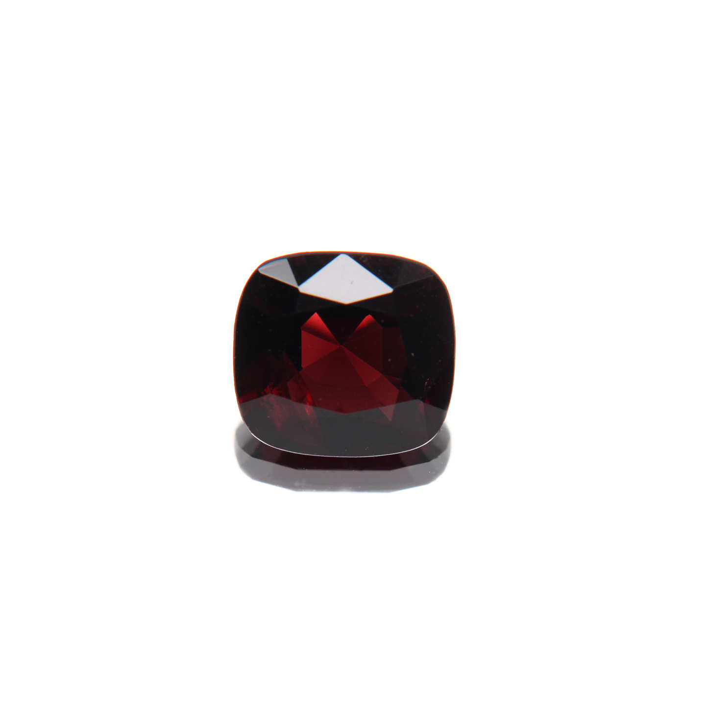 roter Spinell 2.67ct ansicht von vorne