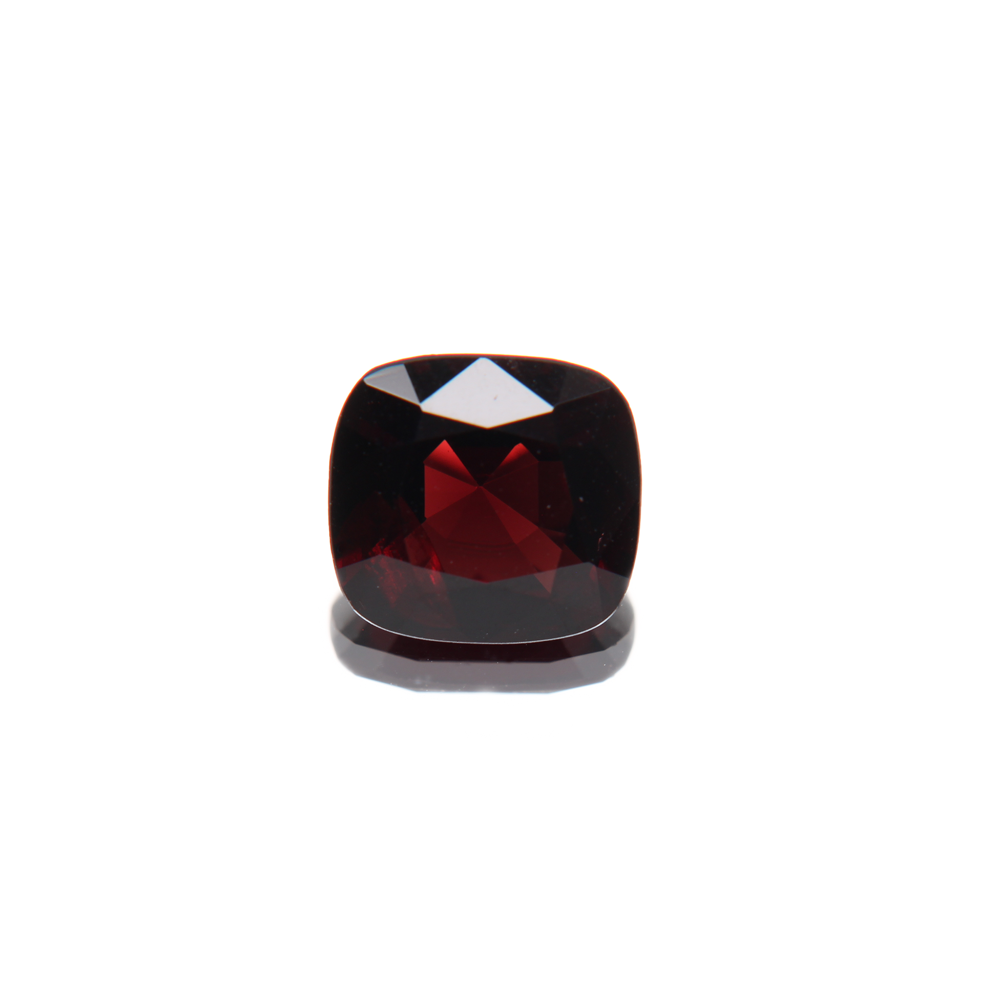 roter Spinell 2.67ct ansicht von vorne