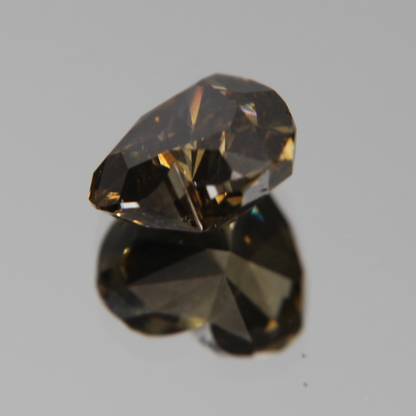 fancy vivid olive Diamant 3.02ct