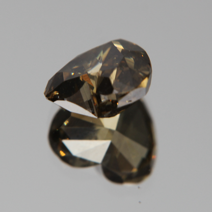 fancy vivid olive Diamant 3.02ct
