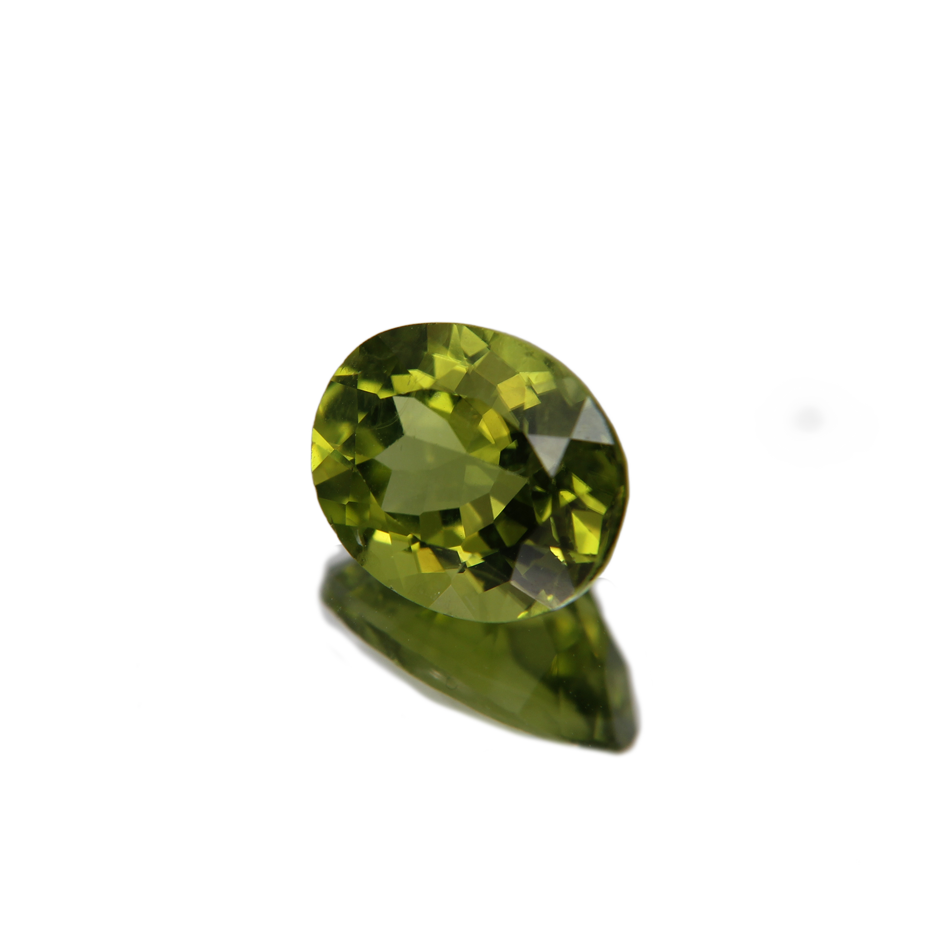 Peridot 3.04ct ansicht von rechts