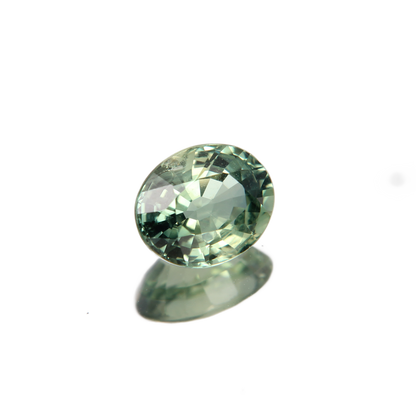 Grüner Saphir 1.34ct ansicht von links