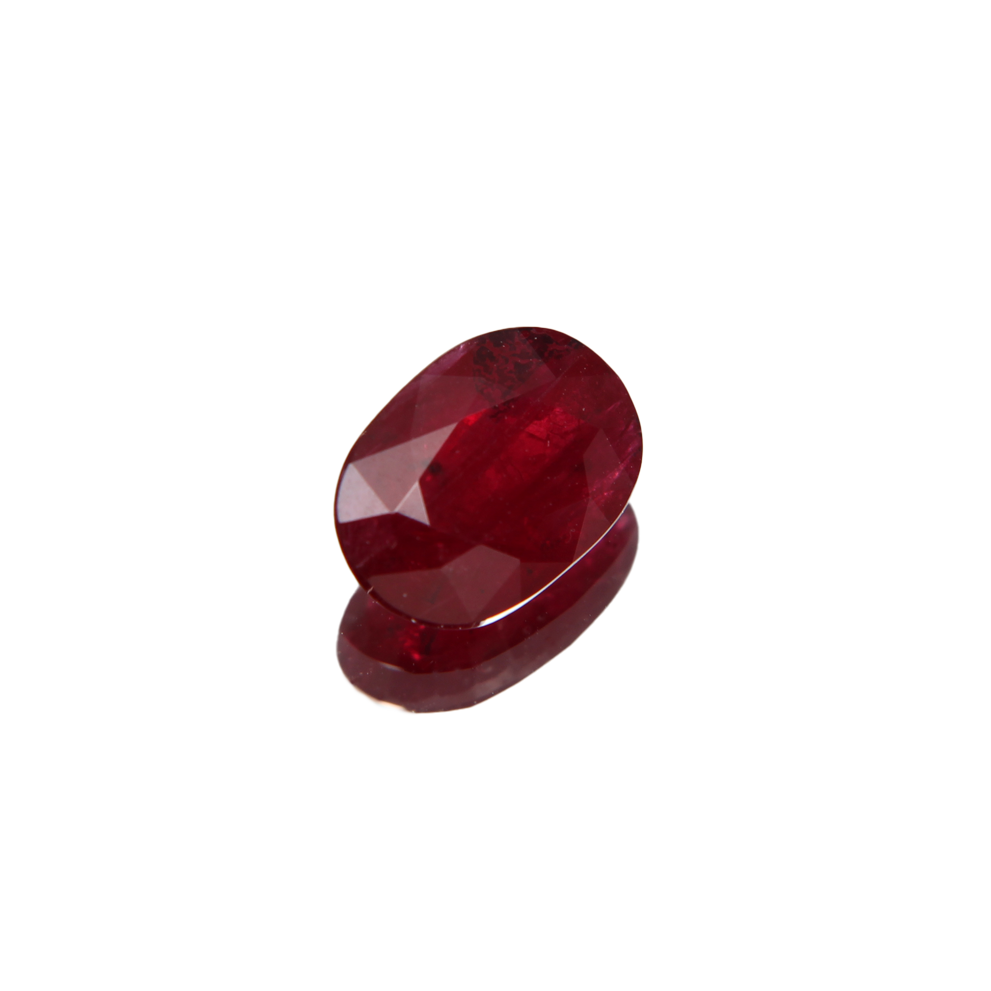 unbehandelter Taubenblutroter Rubin 1.05ct ansicht von links