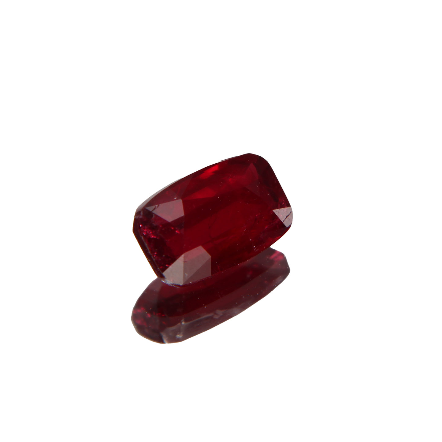 unbehandelter Rubin 1.05ct ansicht von links