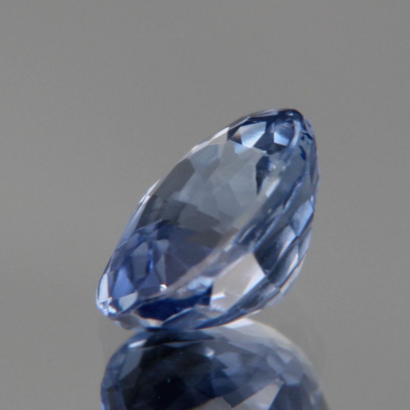 blauer Saphir 0.88ct 