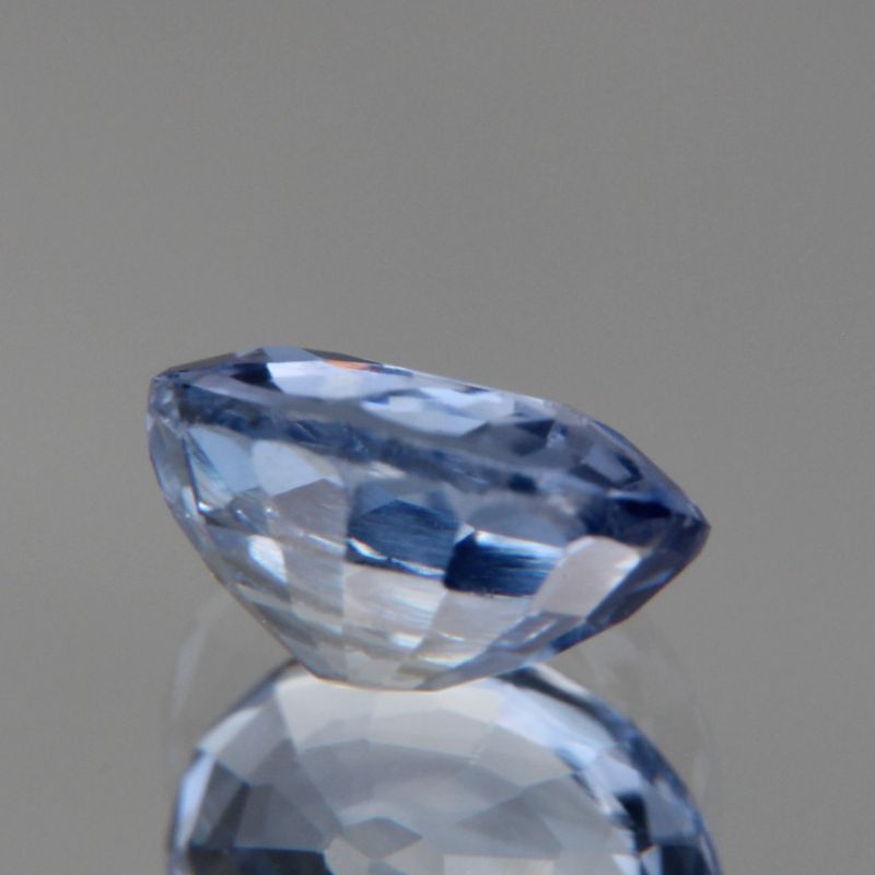blauer Saphir 0.88ct 