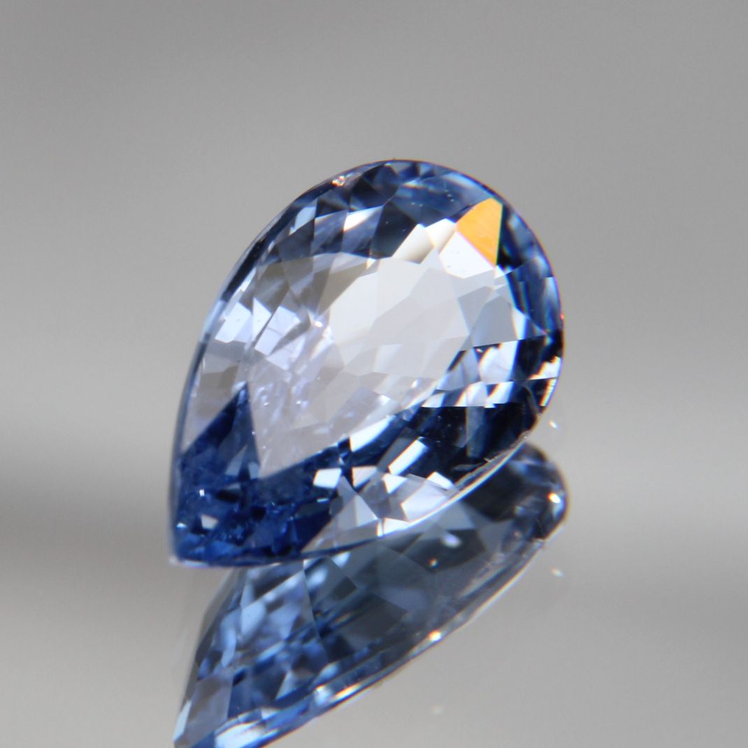 Blauer Saphir 1.35 ct