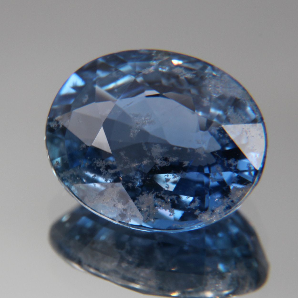 Blauer Saphir 4.64 ct