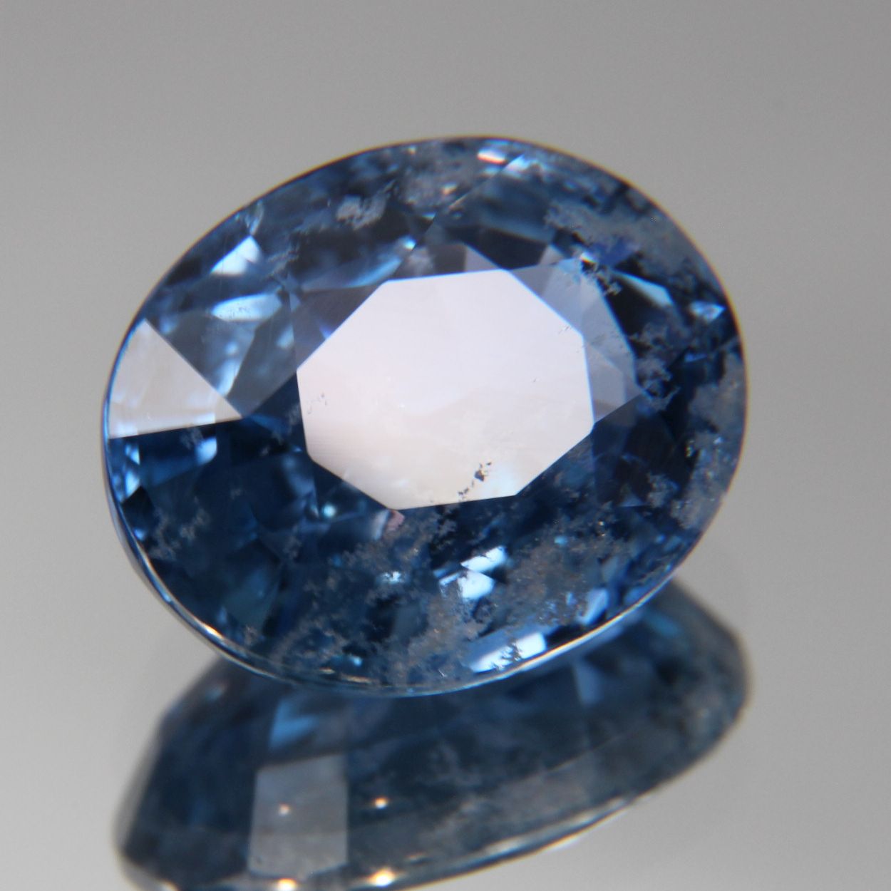 Blauer Saphir 4.64 ct