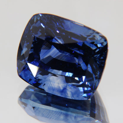 Kornblumenblauer Saphir 8.07 ct