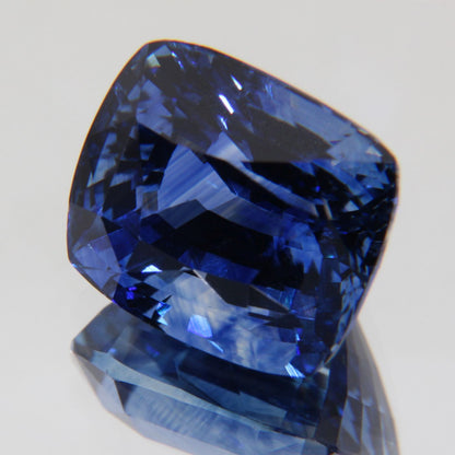 Kornblumenblauer Saphir 8.07 ct