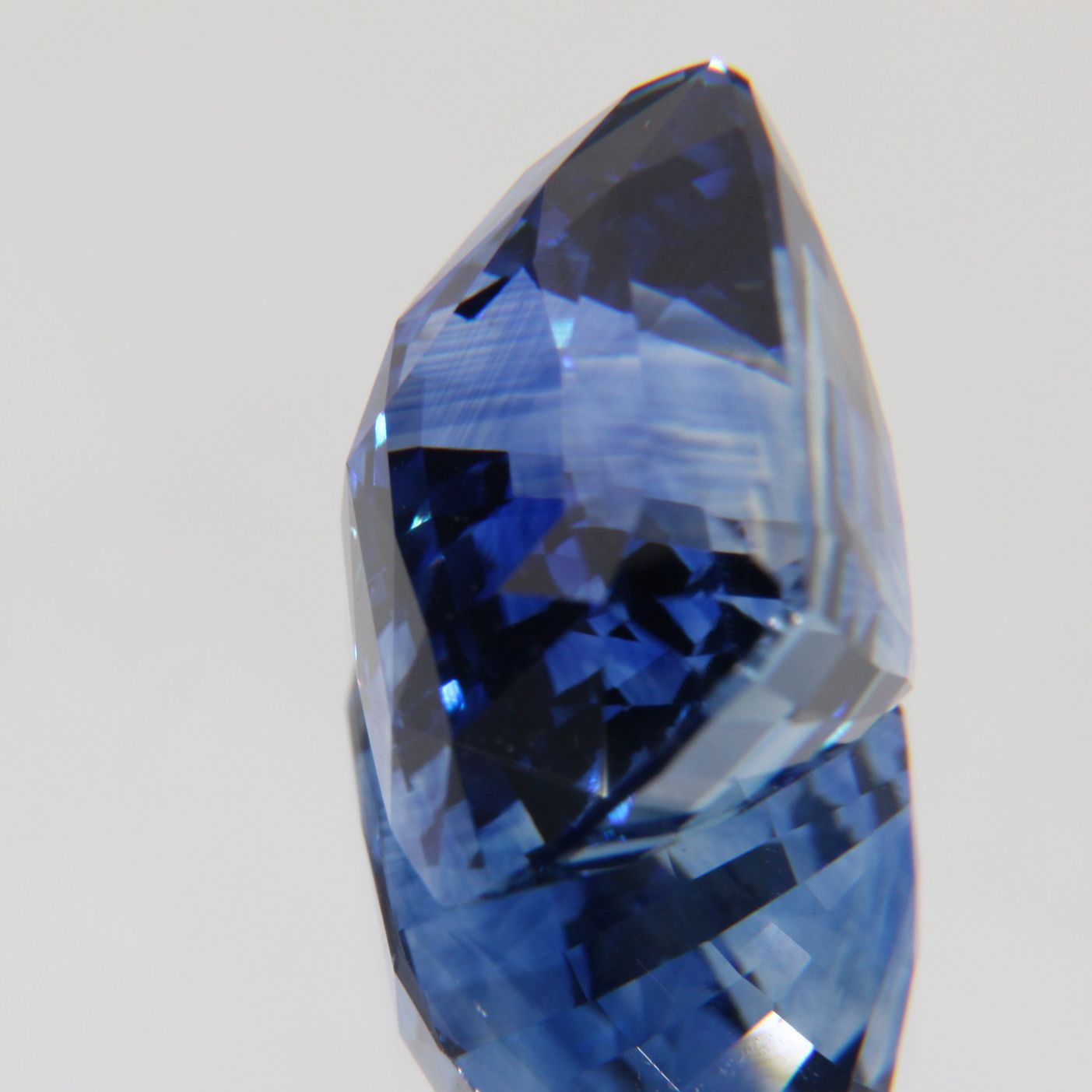 Kornblumenblauer Saphir 8.07 ct