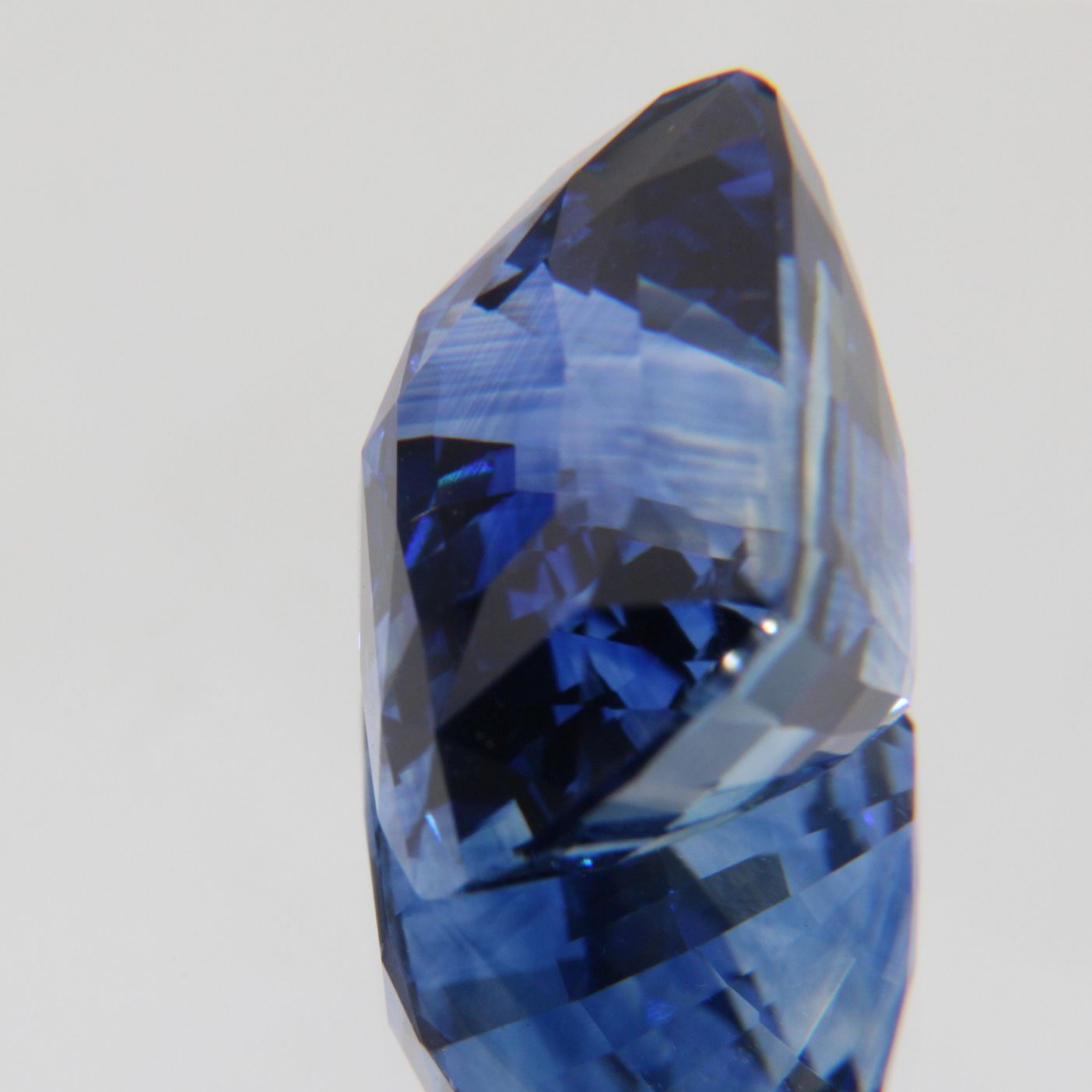 Kornblumenblauer Saphir 8.07 ct