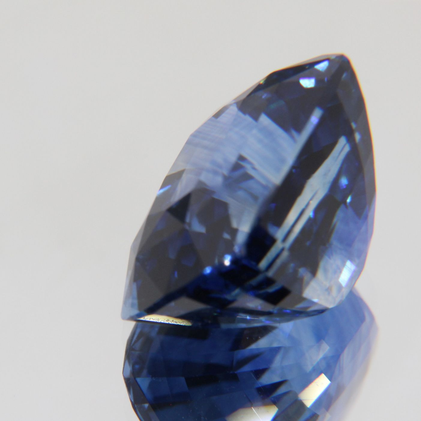 Kornblumenblauer Saphir 8.07 ct