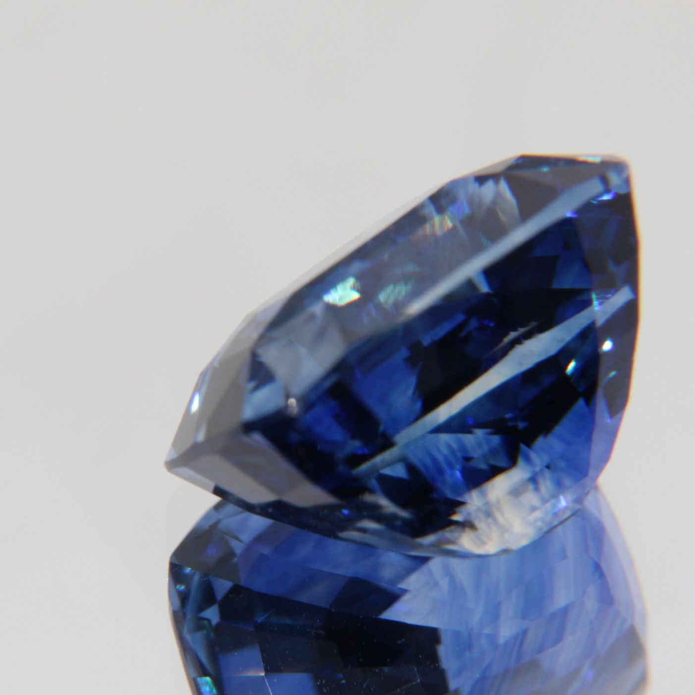 Kornblumenblauer Saphir 8.07 ct
