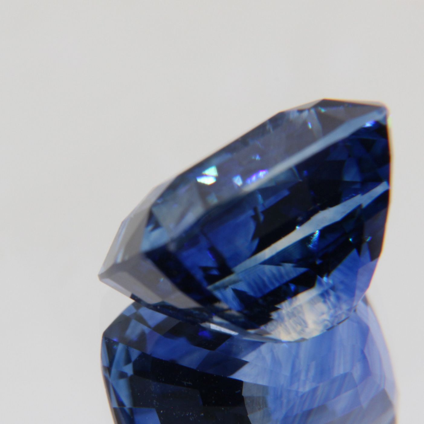 Kornblumenblauer Saphir 8.07 ct
