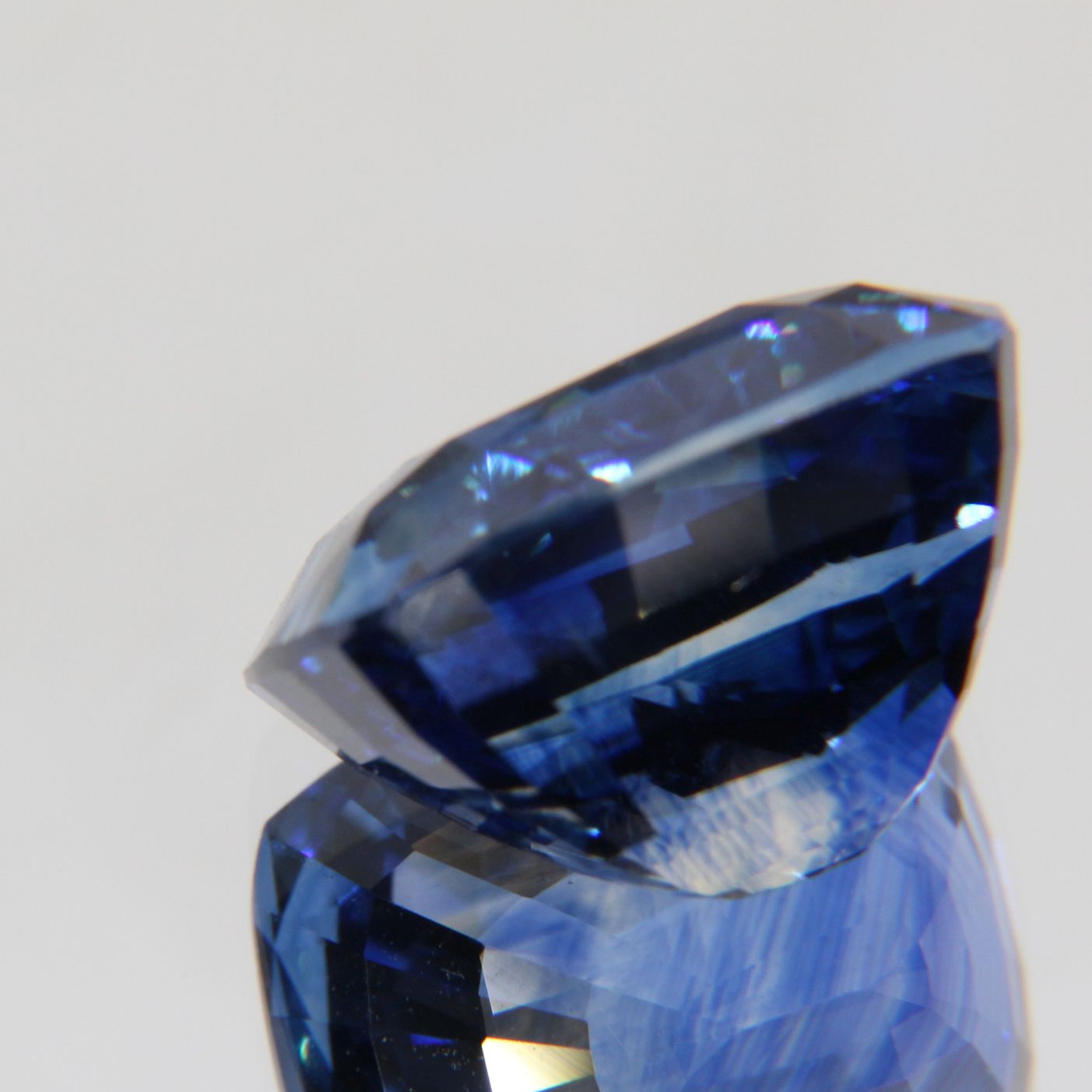 Kornblumenblauer Saphir 8.07 ct