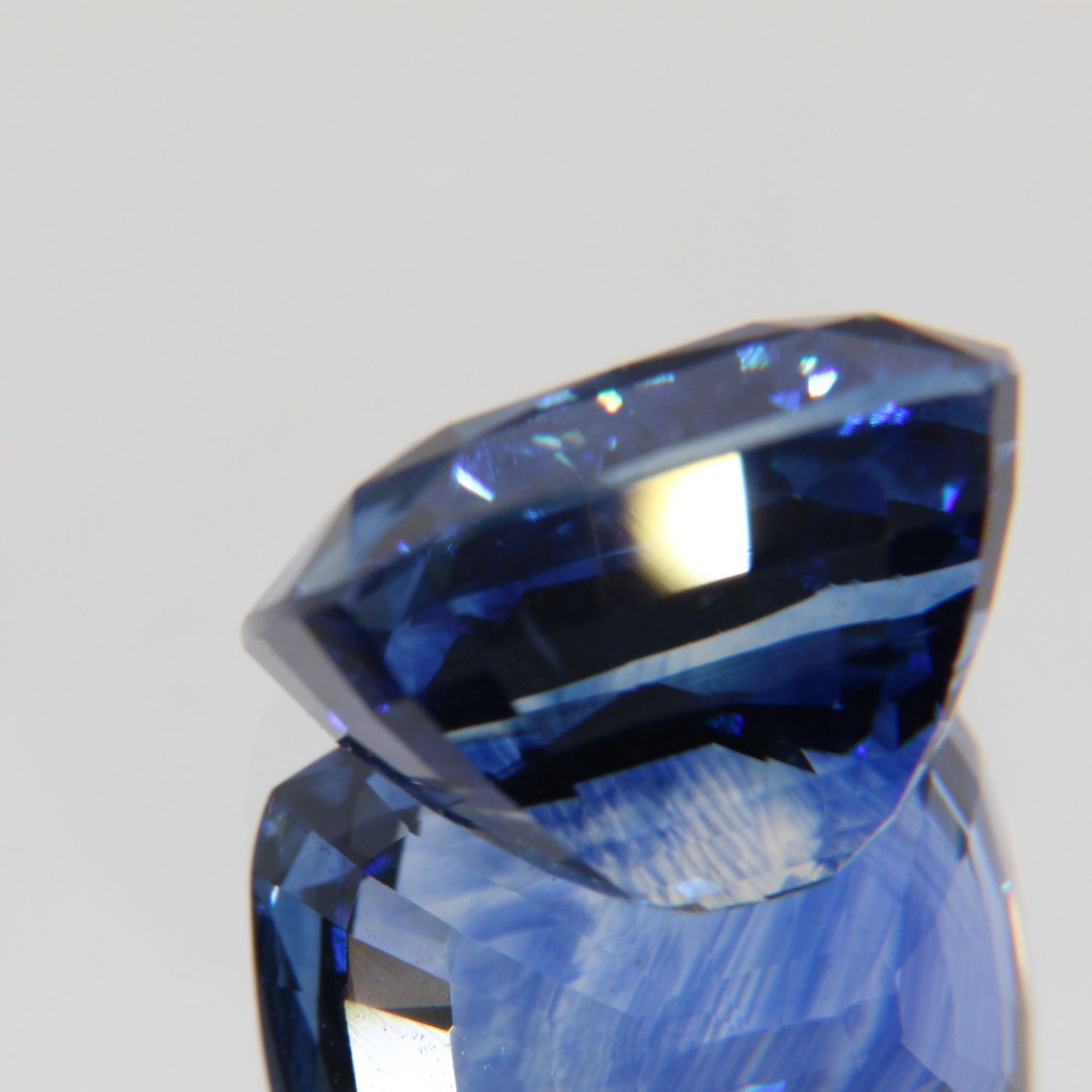 Kornblumenblauer Saphir 8.07 ct