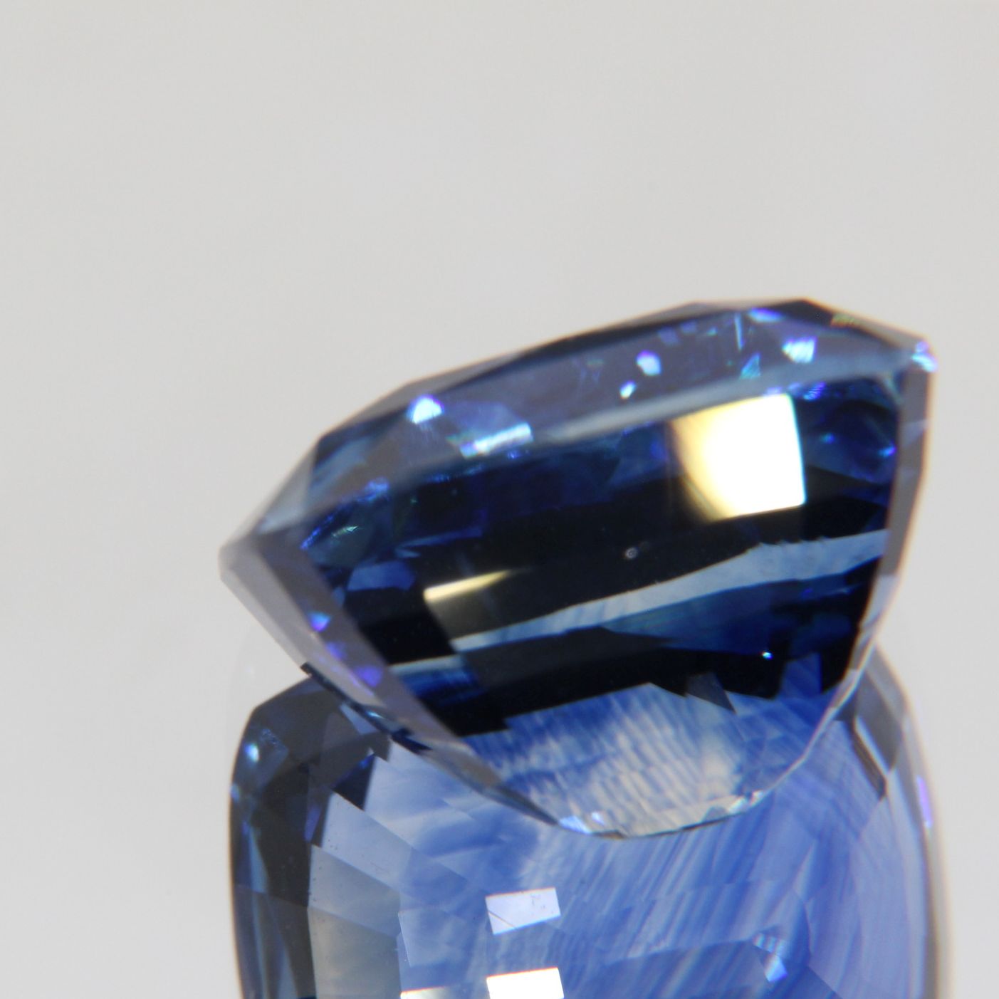 Kornblumenblauer Saphir 8.07 ct