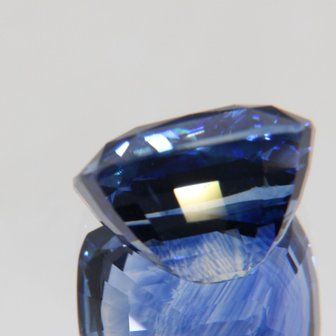 Kornblumenblauer Saphir 8.07 ct