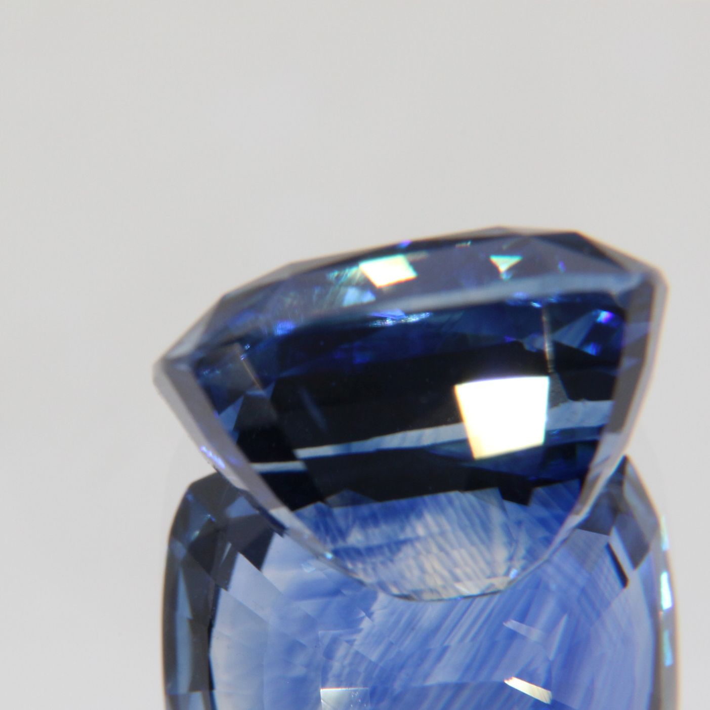 Kornblumenblauer Saphir 8.07 ct