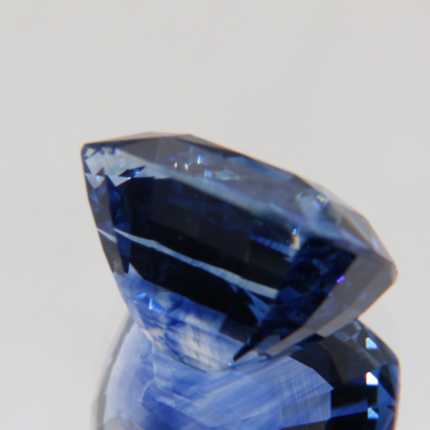 Kornblumenblauer Saphir 8.07 ct