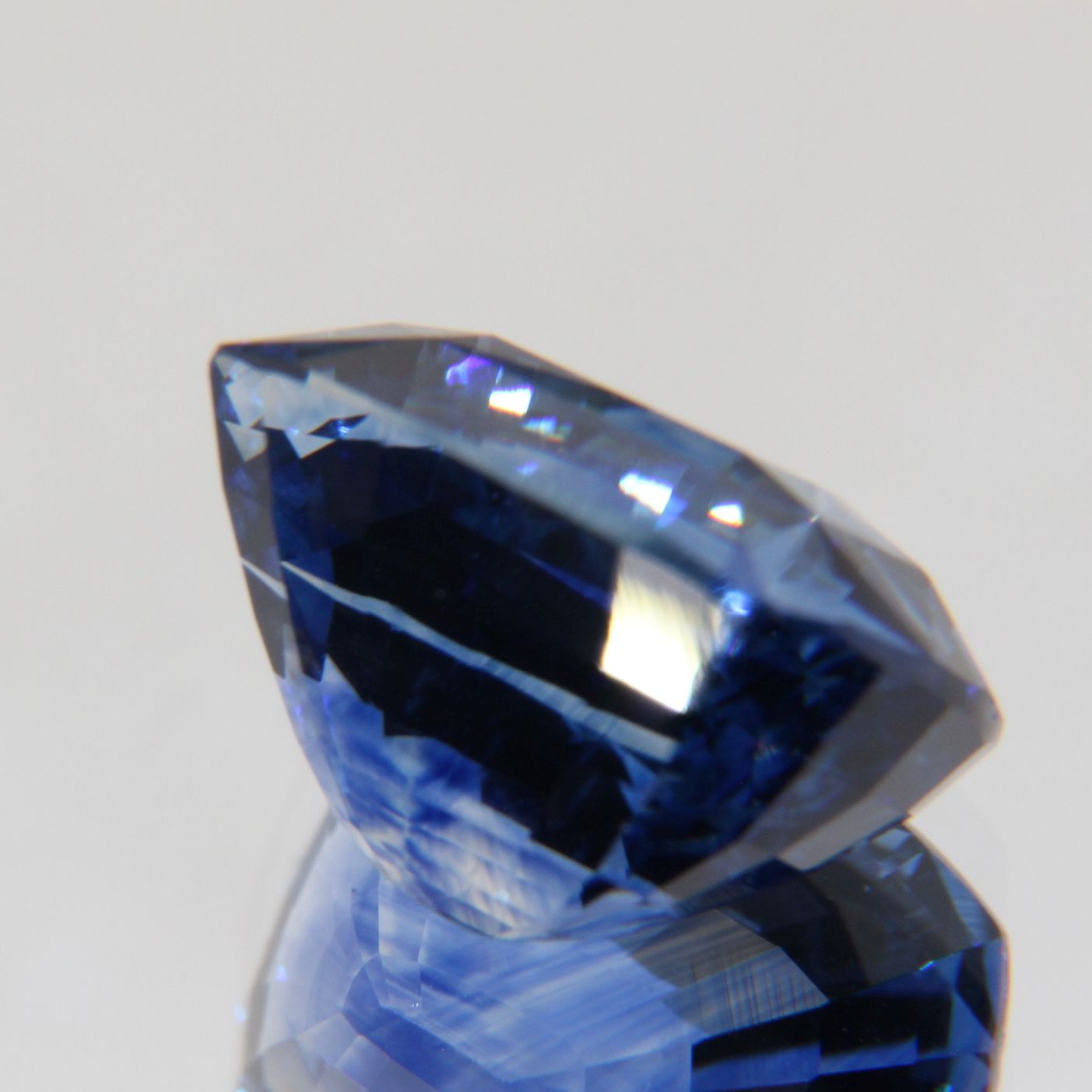 Kornblumenblauer Saphir 8.07 ct