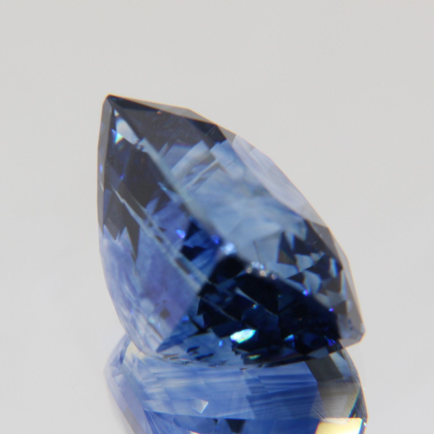 Kornblumenblauer Saphir 8.07 ct