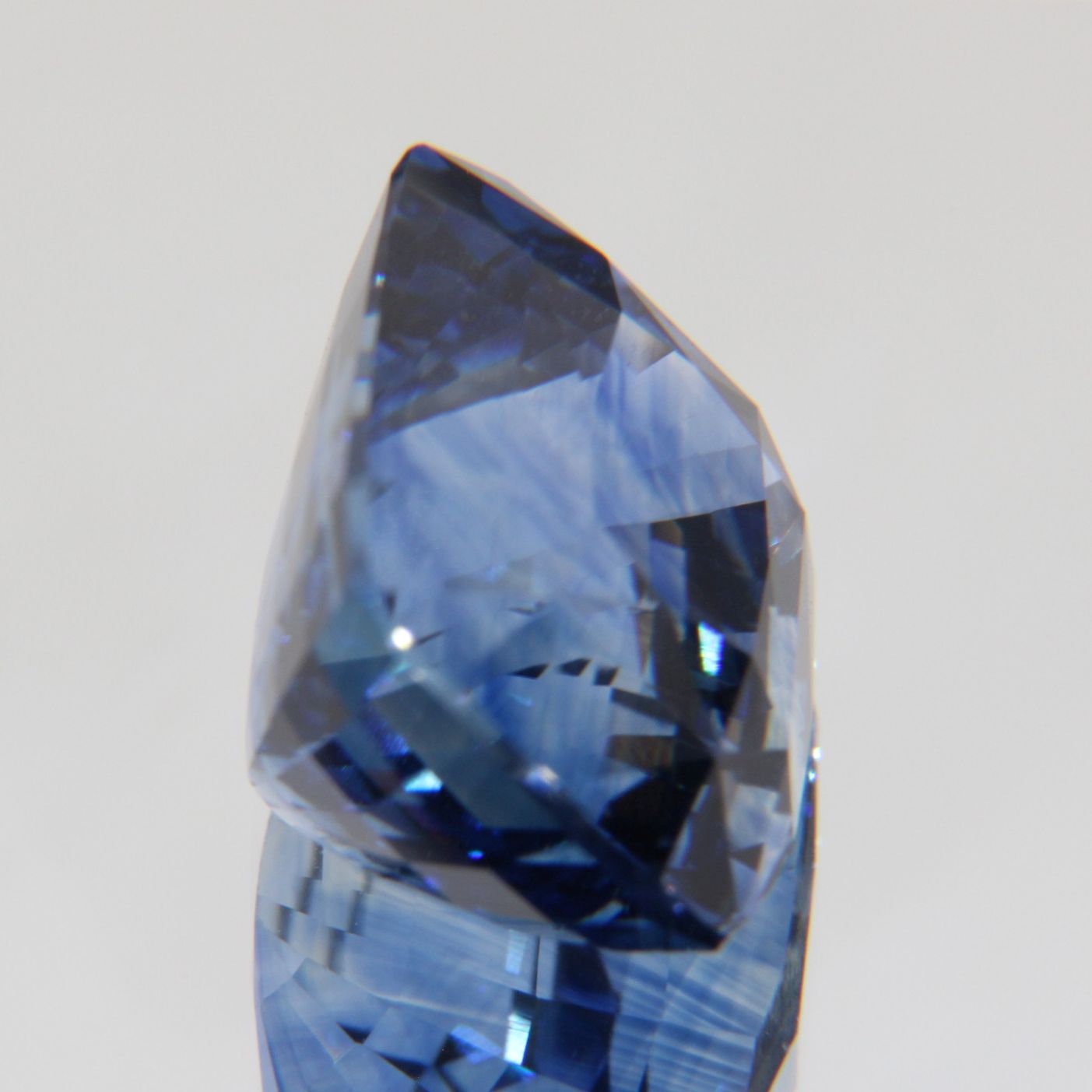Kornblumenblauer Saphir 8.07 ct