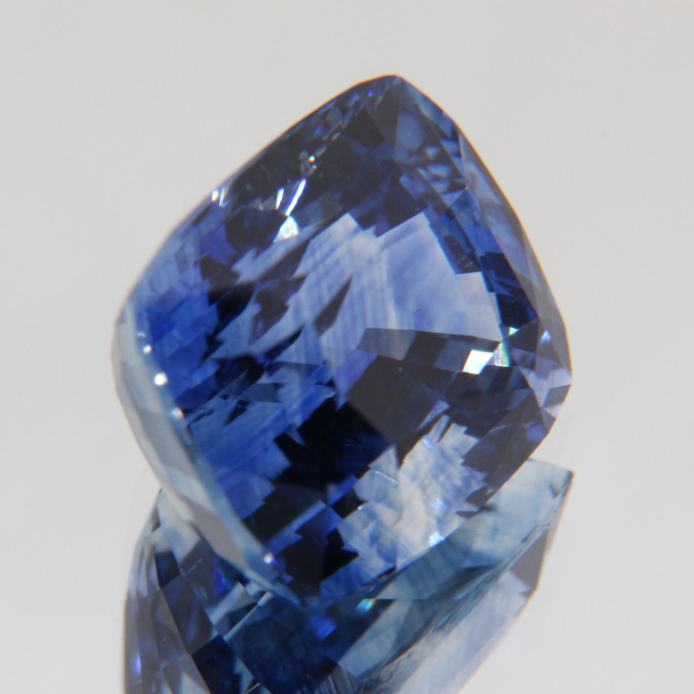 Kornblumenblauer Saphir 8.07 ct