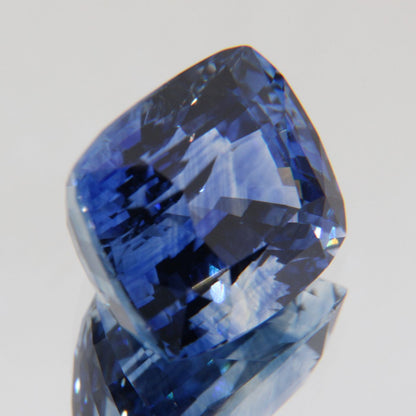 Kornblumenblauer Saphir 8.07 ct