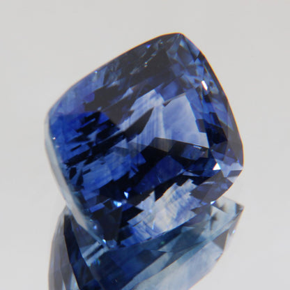 Kornblumenblauer Saphir 8.07 ct