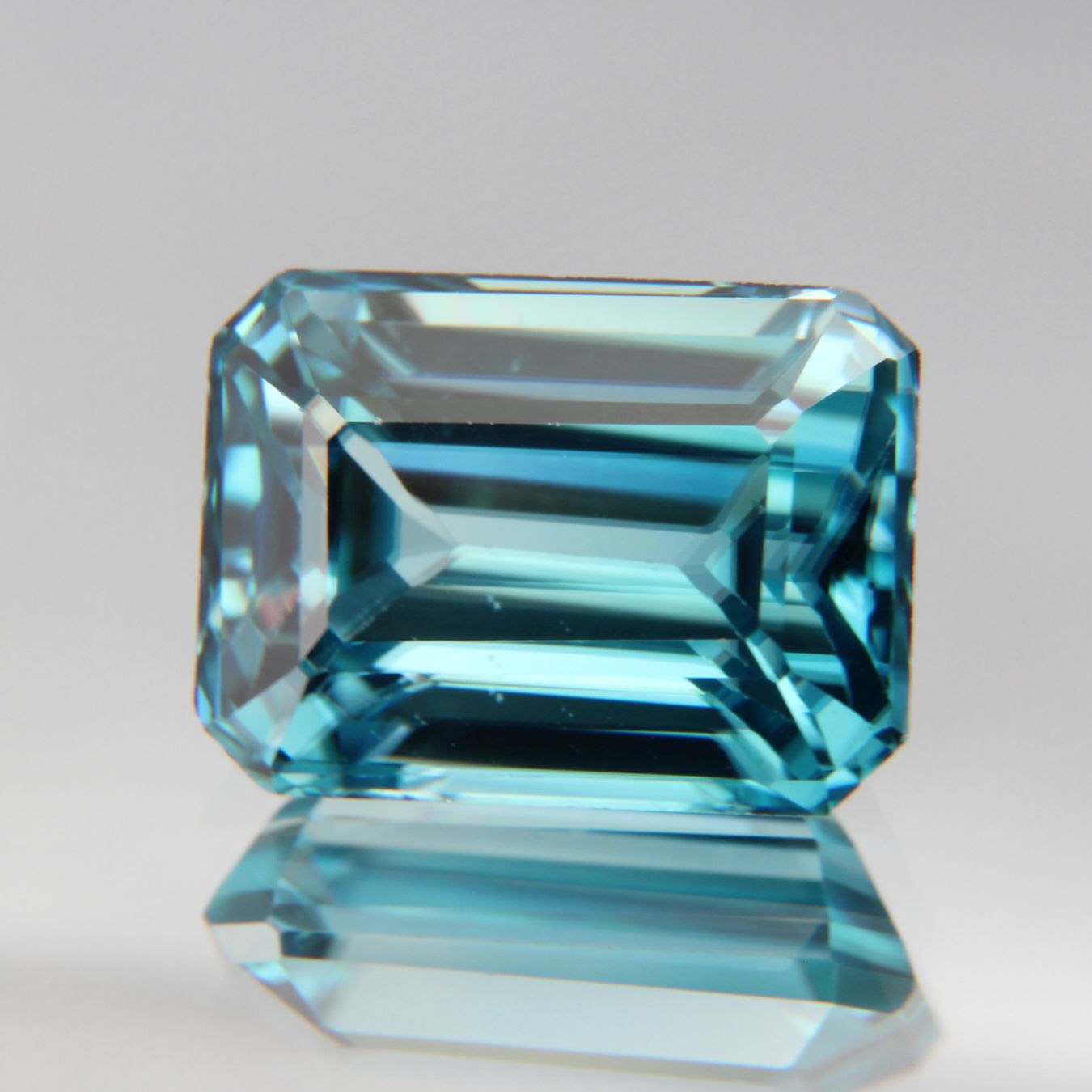 blue Zircon 4.45 ct